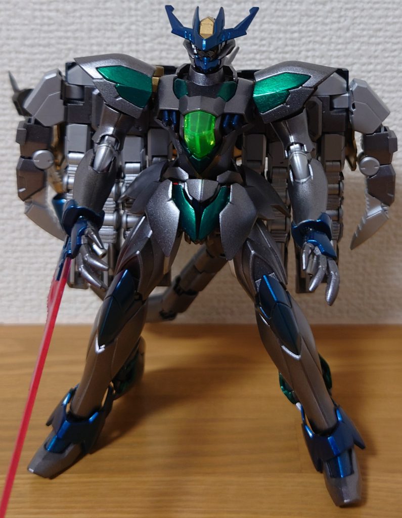 翼を降ろした状態Gのレコンギスタのジャイオーンをイメージしました。