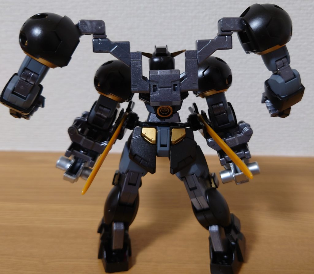 背面複腕展開状態。