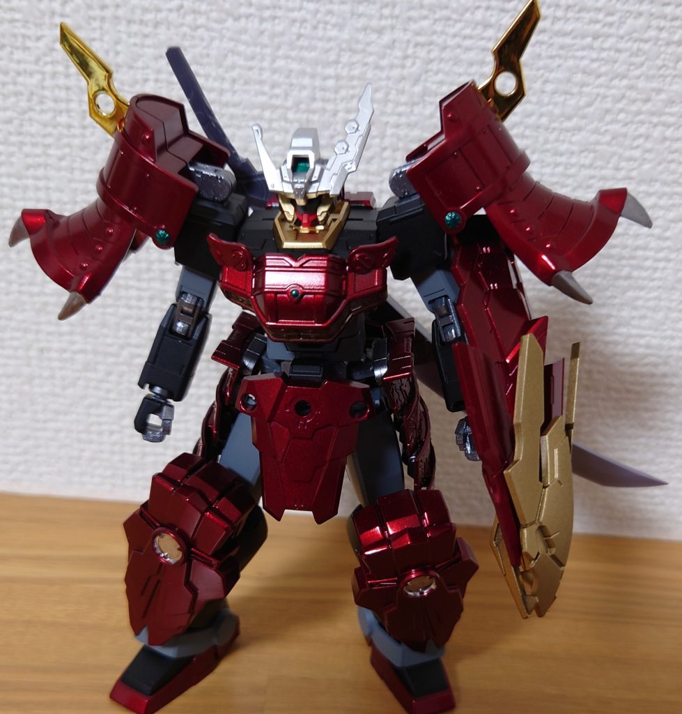 前面鎧を赤にしたのは武者頑駄無への憧れです。武装は刀と盾