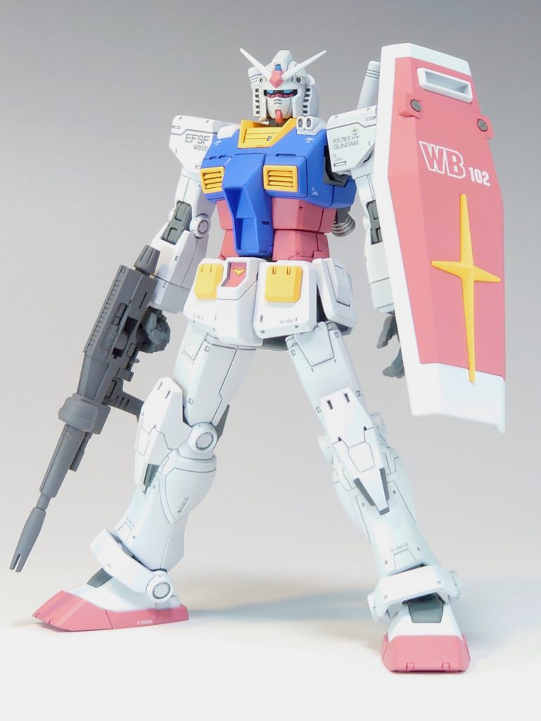 後期型ビームライフル装備。