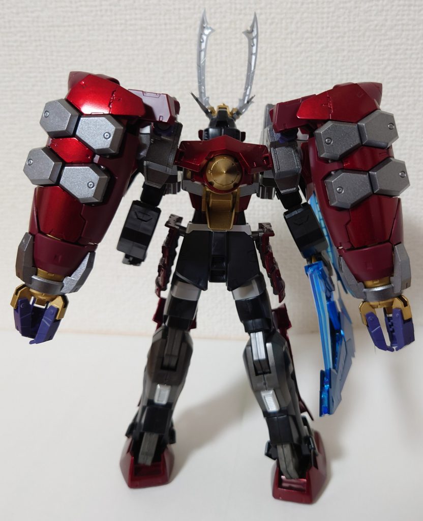 背面いつもの癖で、近接戦闘用の巨大武装（複腕）を付けてます（笑）ちなみに、ガンダムGP羅刹天のバックパックです。