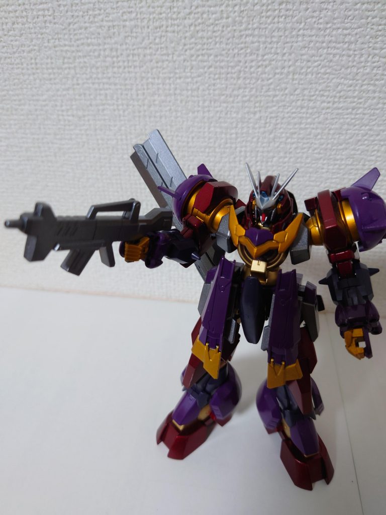 一応、銃を構えた状態。