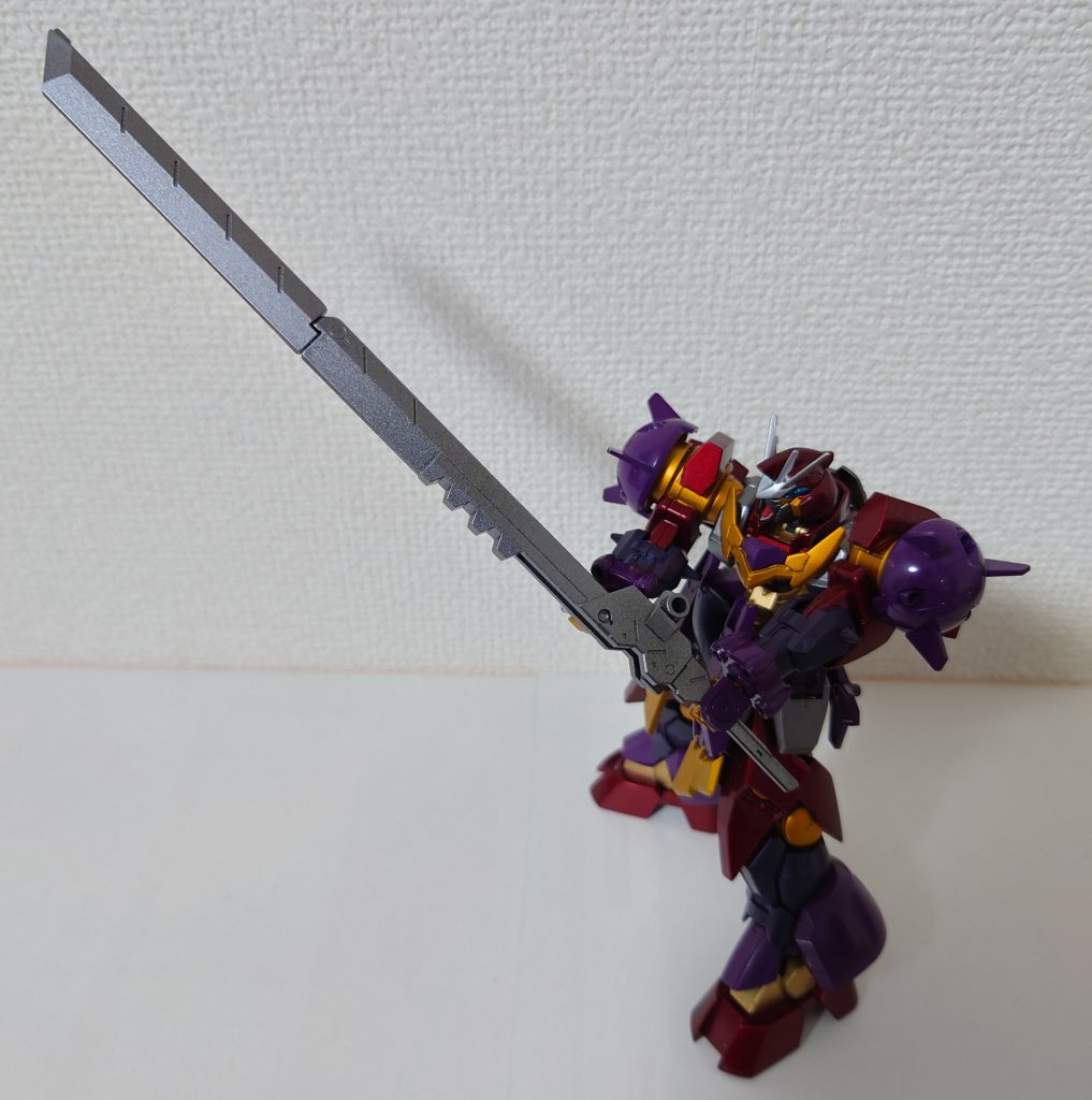 デモリッションナイフを構えた状態。