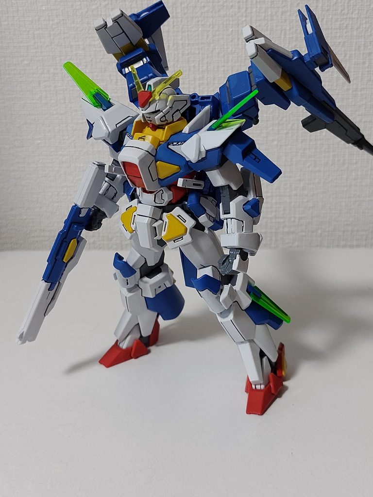 最初はストレチアそのものを作ろうとしました。けど、プロヴィデンスが見つからないのと、FXのパーツを使用決定、自分の未熟さでそのものを作るのを断念。結果、この機体が完成しました。