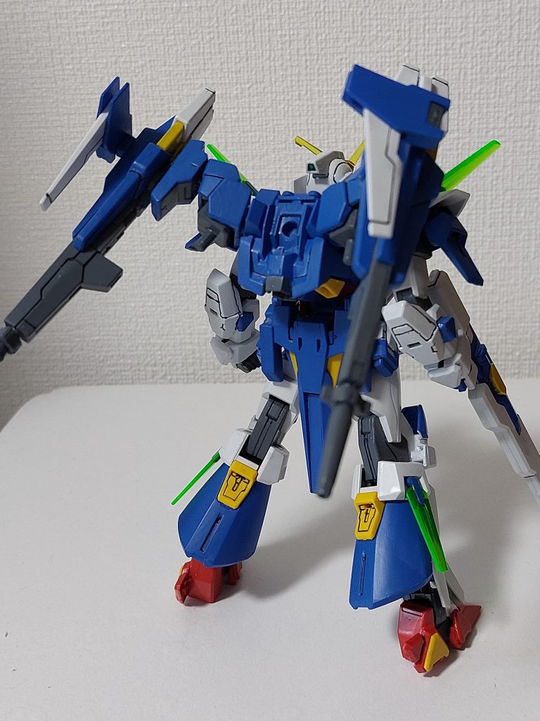 バックパックにはそのままAGE2の胴体を使用しました。この辺も未熟ゆえの選択。ただ個人的にはこの形もありかと思ってます