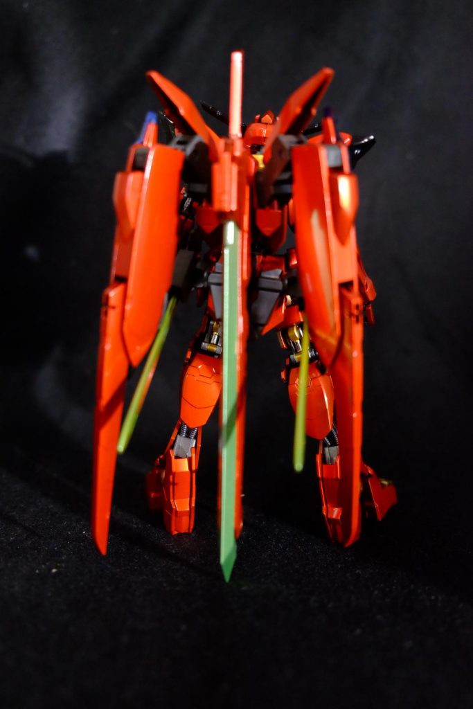 …大層な名前を付けてますが、コトブキヤのサムライマスターソードを取り付けバエルをパール・メタリック塗装した突貫品です