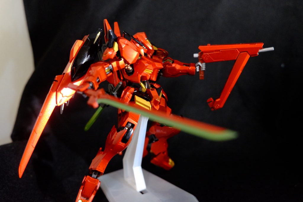 武装は従来のバエルソードハンドレールガン