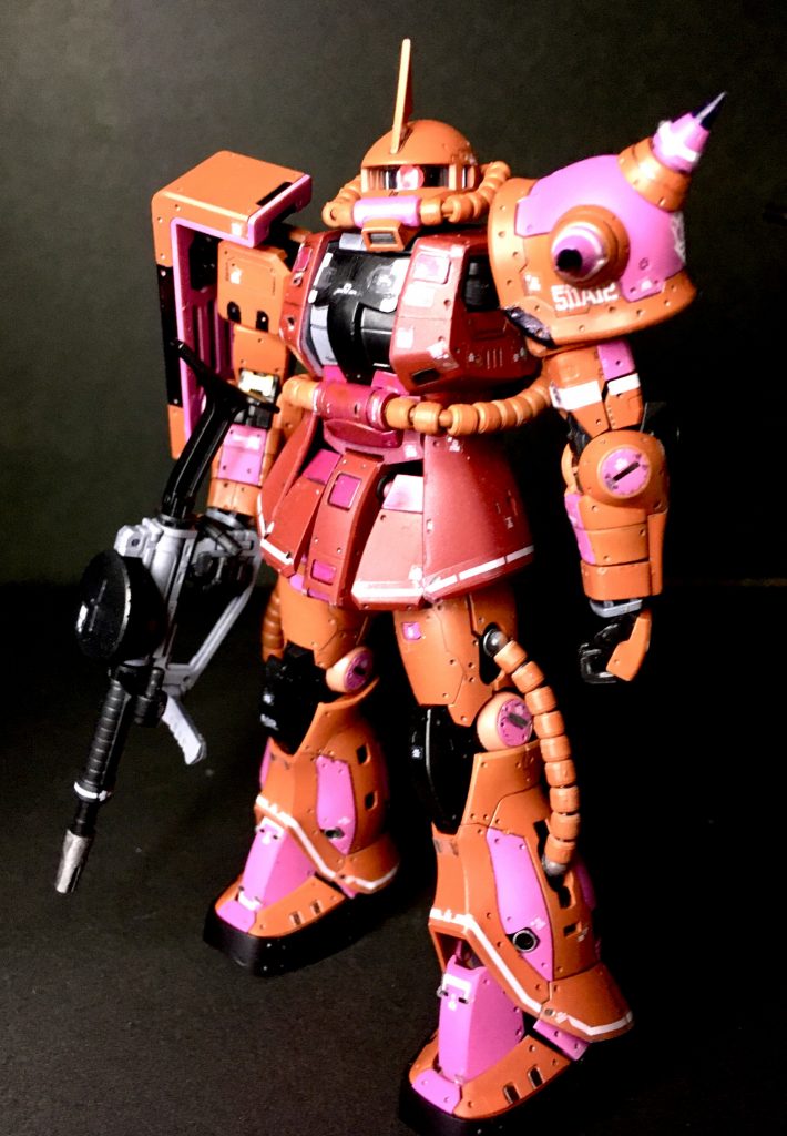 近くで見ると案外クッキリ違いがわかります。遠目で見ると赤い彗星に早変わりでビックリ!あと、大好きなスピンモールドのブリバリにしました。あ、それとシャア専用って言ったら・・・