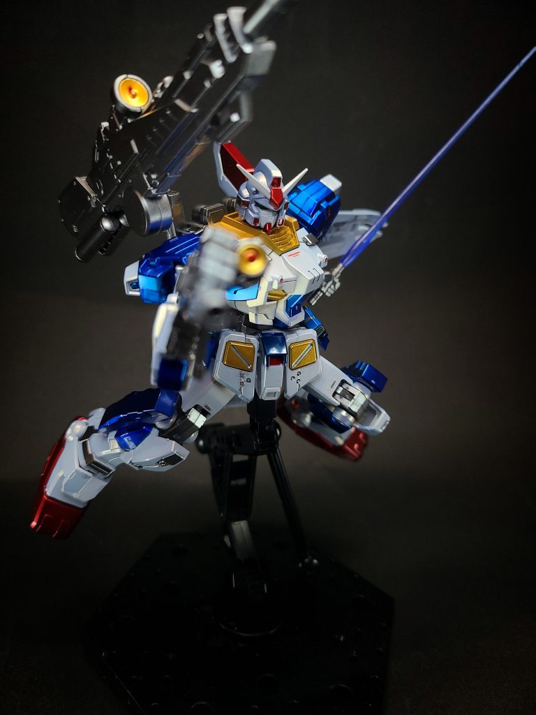 特殊機能分離追加装甲を分離し、ガンダム7号機となる。換装セカンドアーマーの装着によって重装フルアーマーガンダムへと換装する。武装・必殺攻撃標準装備60mmバルカン砲頭部に2門内蔵している。ビーム・ライフルガンダム7号機の専用装備。速射性や射程、威力が以前のものに比べ強化されている。