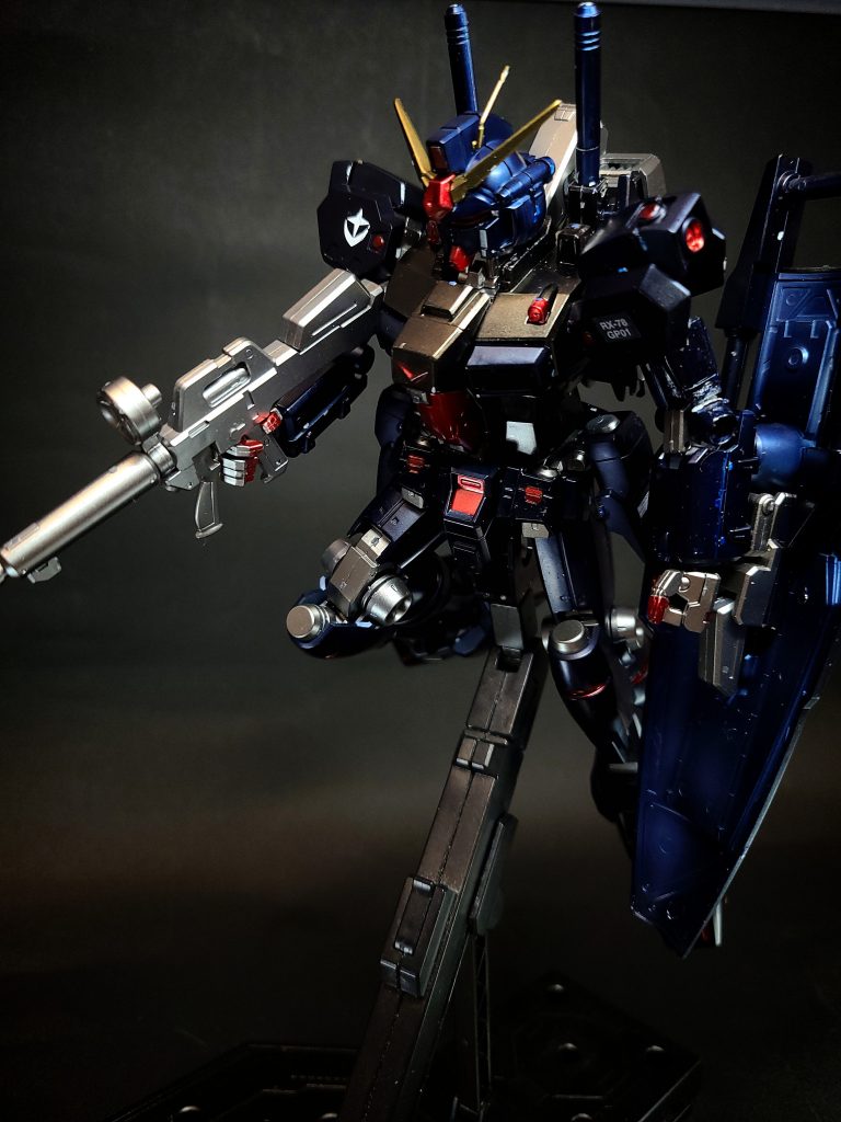 コアブロックシステムはガンダムで問題となっていた腹部の構造的な脆弱さを補う為にコア・ブロックを水平に格納するホリゾンタル・イン・ザ・ボディ方式を採用し、バックパックがコア・ファイターの主推進器を兼ねる構造となった。