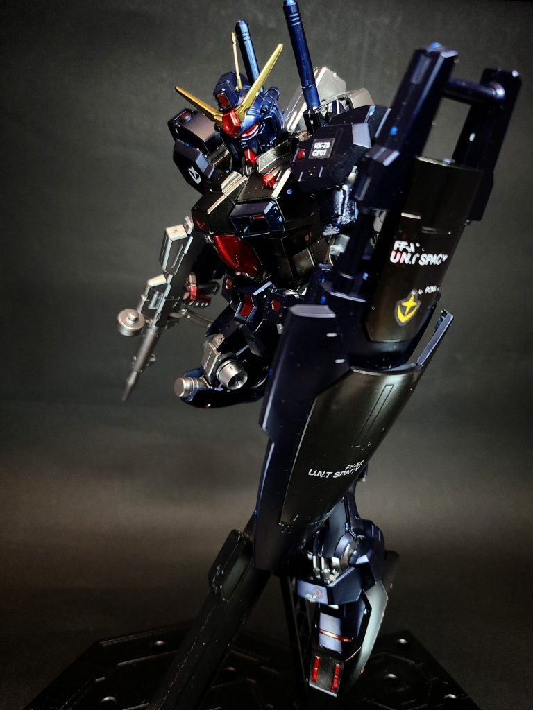 汎用人型兵器としての思想を追求した結果、バランサーやセンサーのブラッシュアップ、または設計変更が行われ、人間に近い運動・稼働が可能になった。特にセンサー類については機体各所に剥き出しで仮設されている部分もある。四肢にはジオン・連邦系の技術融合によって実用化した新型の駆動方式を試験的に採用しており、可動部品の小型化とトルク向上を実現した。従来機の手足は胴体側に内装した駆動機構によって動かしていたが、この駆動方式では四肢の側にアクチュエータを配する事でコアブロックに必要な機体スペースを確保している。また、これらの技術はムーバブルフレームの前身技術の一つとして後のMS開発にも影響を与えた。