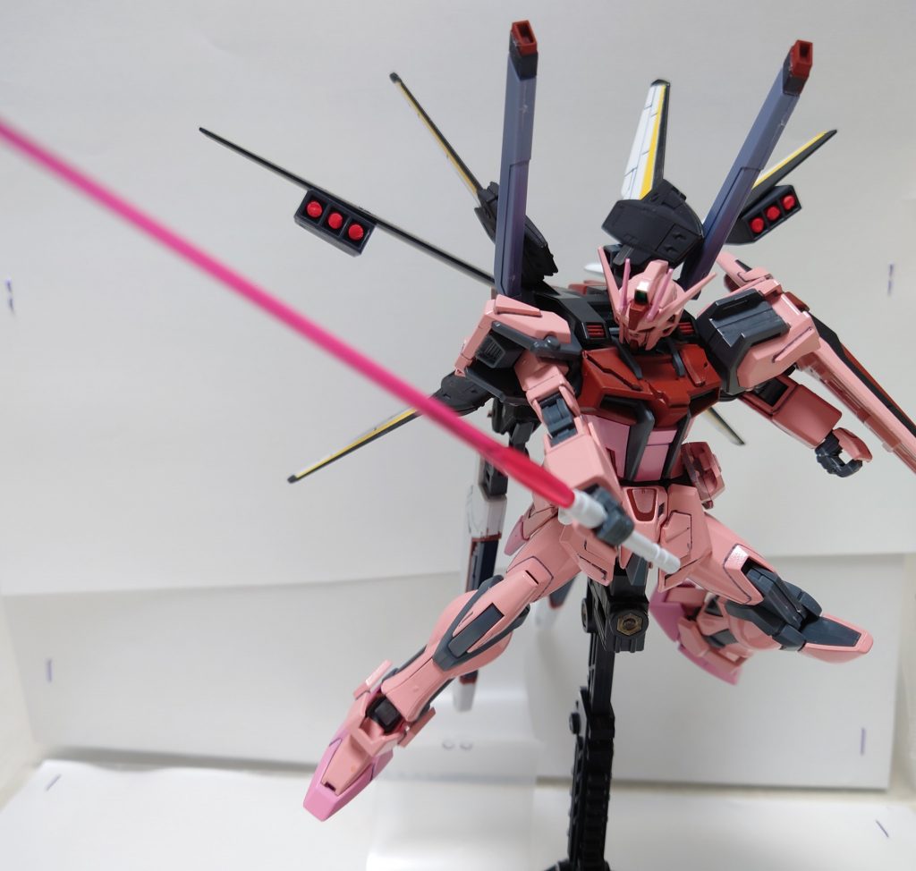 ビームサーベル1年以上ぶりのガンプラ作成でしたが、満足のいくものとなりました!