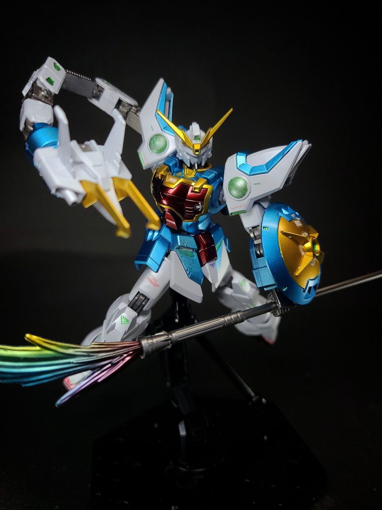 獠牙（タウヤー）『敗栄』で新設定されたオリジナル武装。青龍刀（柳葉刀）に似た形状の実体剣。巻き取り式のケーブルでシェンロンシールドと接続されており、投擲後の再回収が可能となっている。その他エアリーズから奪った火器を使用した事もある[9][注 1]。