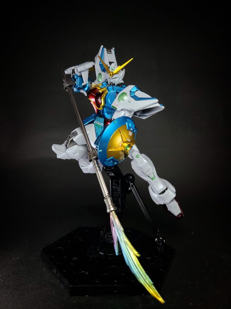 製作エピソードテレビ版のデザインを担当した大河原邦男は自著において、前作『機動武闘伝Gガンダム』のドラゴンガンダムが好評だったことからデザインされた旨を語っている。また、ドラゴンハングの甲のデザインはゴッドガンダムからの延長線だという[10]。