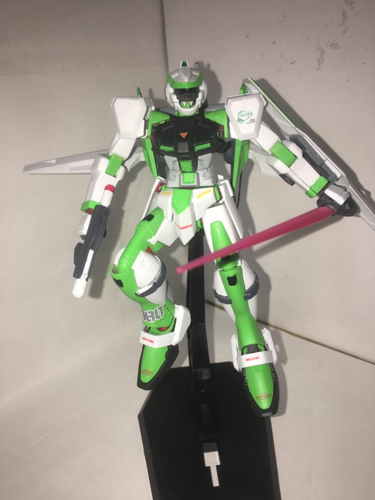 武装は元となった機体のビームガンとレーザートーチのみで火力は低い。しかし、MSの汎用性は損なわれていないため拡張性は無限大！