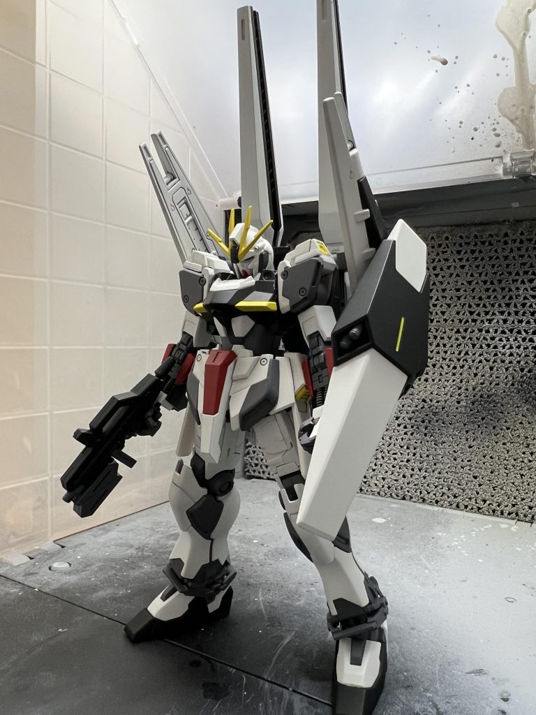 使ったキットがナラティブB装備、C装備、Zガンダム、ルナゲイザー、ヘイズル改、ジェガン、デルタカイ、陸戦型ガンダムと地震で散ってないガンプラからも多数パーツを使いました。