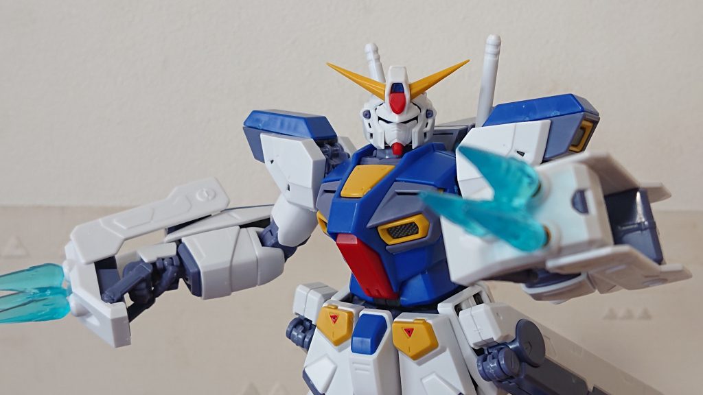 シールドが無いので射撃は機動力で交わします!!『当たらなければ、どうと言う事はない!!!!』(笑)