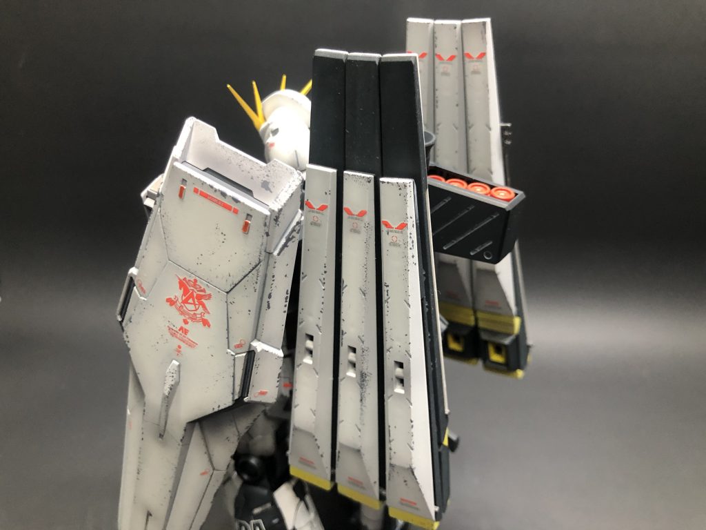 ファンネルの取付バリエーション。この形で取り付けておくのが安定するので飾っておくのも安心。