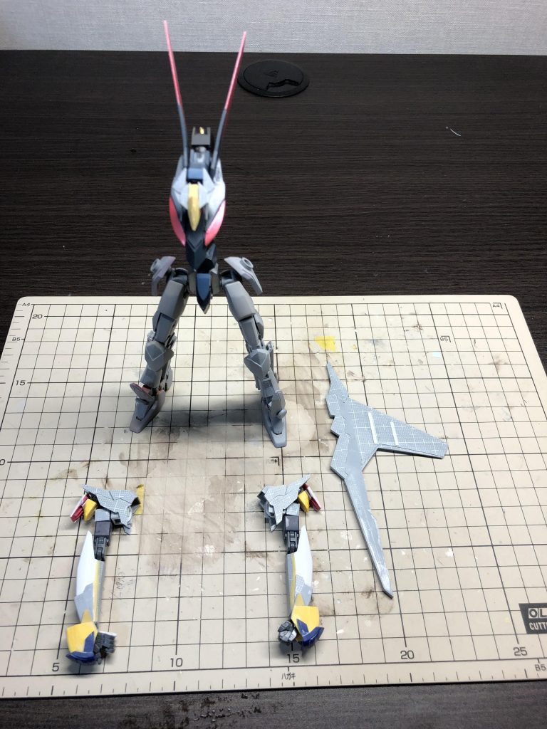 サフって表面処理している時の写真です。完成が近くてすごく嬉しくなってたのを覚えています。