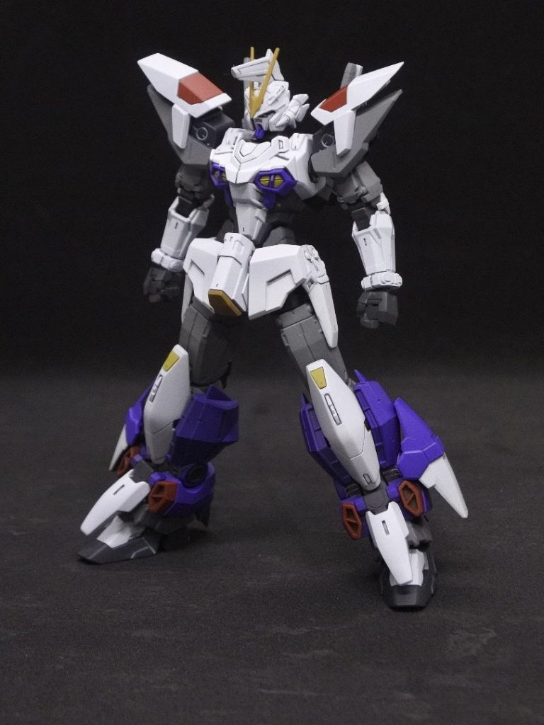 前面今回はキット付属の持ち手にプラ角棒を通して握り手に見えるようにしてみました