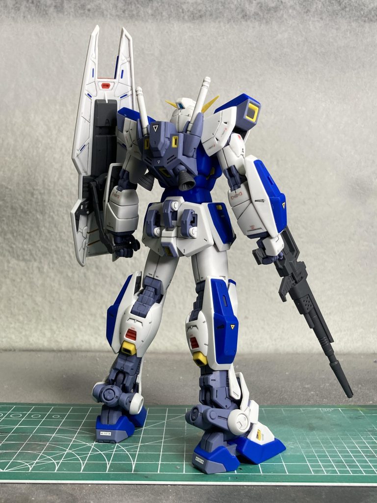 F90のパック無しリアビュー。渋い。