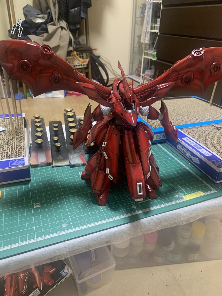 調色クリアレッド塗装完了後、まだツヤツヤ状態ですね次にナイチンゲール制作する時はキャンディ塗装しようかな(^^)