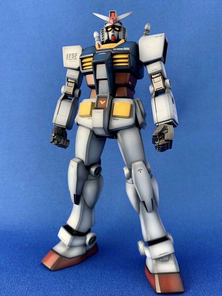 凝った改修はせず、最低限気になった箇所を簡単に手直ししたのみです。黒立ち上げのグラデーション塗装で重厚感が出せるよう努めました。