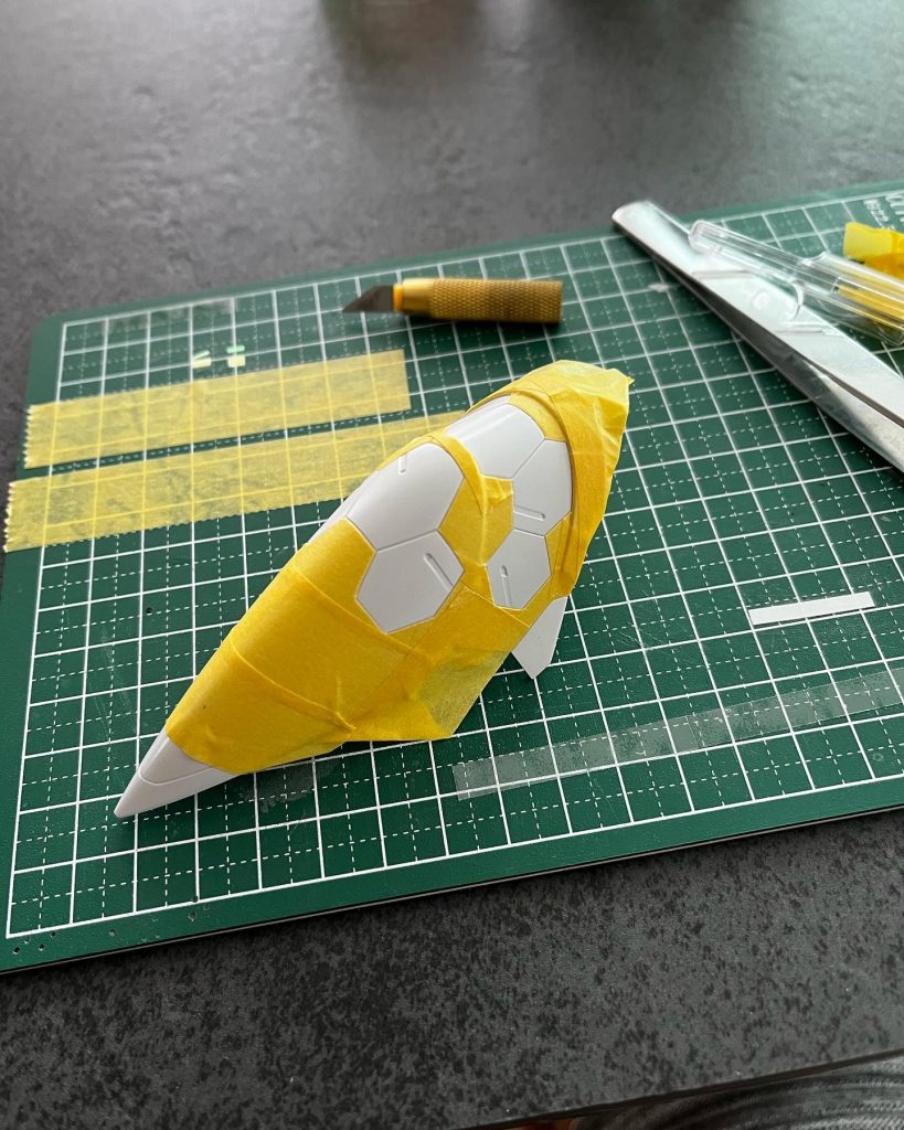 マスキングによる塗分けが多い、、やるのとやらないのでは雲泥の差と思っています。100均のデザインナイフ　折れるのこれで2本目折れたまま使ってますｗ