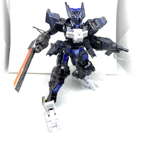 ガンダムアスモデウス(近接バックパック装備)