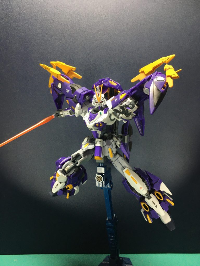 ハンドパーツはビルダーズパーツHDのMSハンド03(S・連邦系)も用意しました。以前製作したジェミナス01、02で使った次元ビルドナックルズのストックが切れてるので使ってみました。元々ディテール過多として避ける方も多いみたいですが、「Re: OPERATION」の機体はディテールびっしりなので馴染んで見えますね。