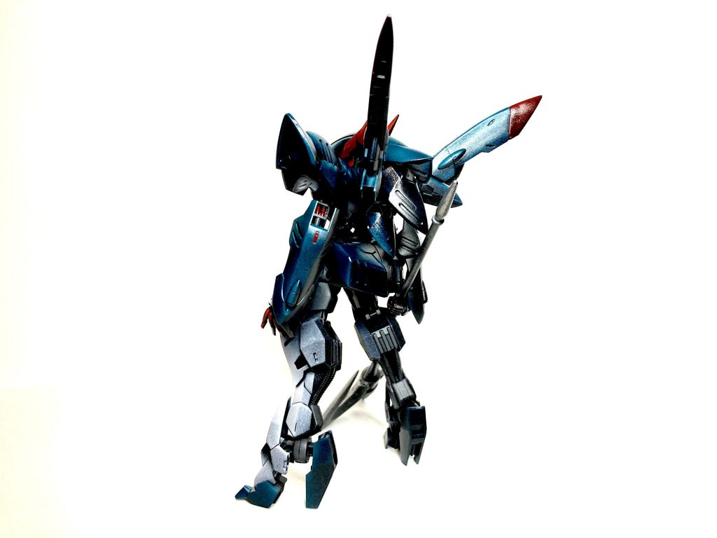 白背景での背面。