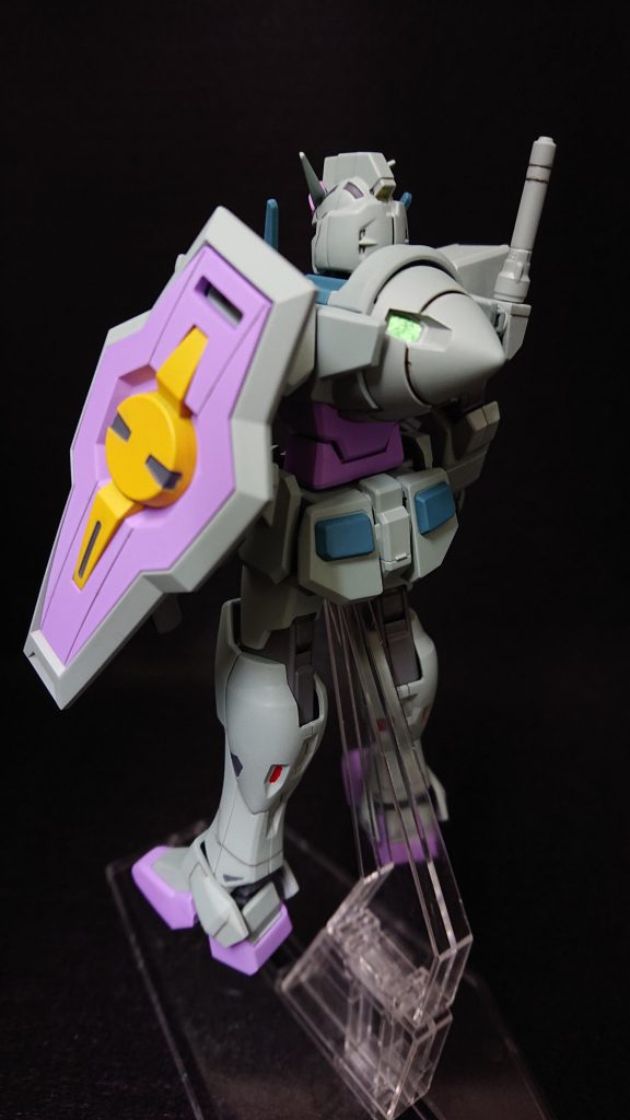 部分塗装にタミヤのエナメル塗料・フラットブラック・フラットレッド・ダークグレイセンサー部分にはMr.メタリックカラーGX・メタルイエロー・メタルイエローグリーン