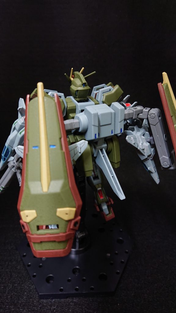 部分塗装にタミヤのエナメル塗料・メタリックブルー・フラットブラック・フラットレッド・フラットブラウン・ディープグリーンセンサー部分にはMr.メタリックカラーGX・メタルブルー