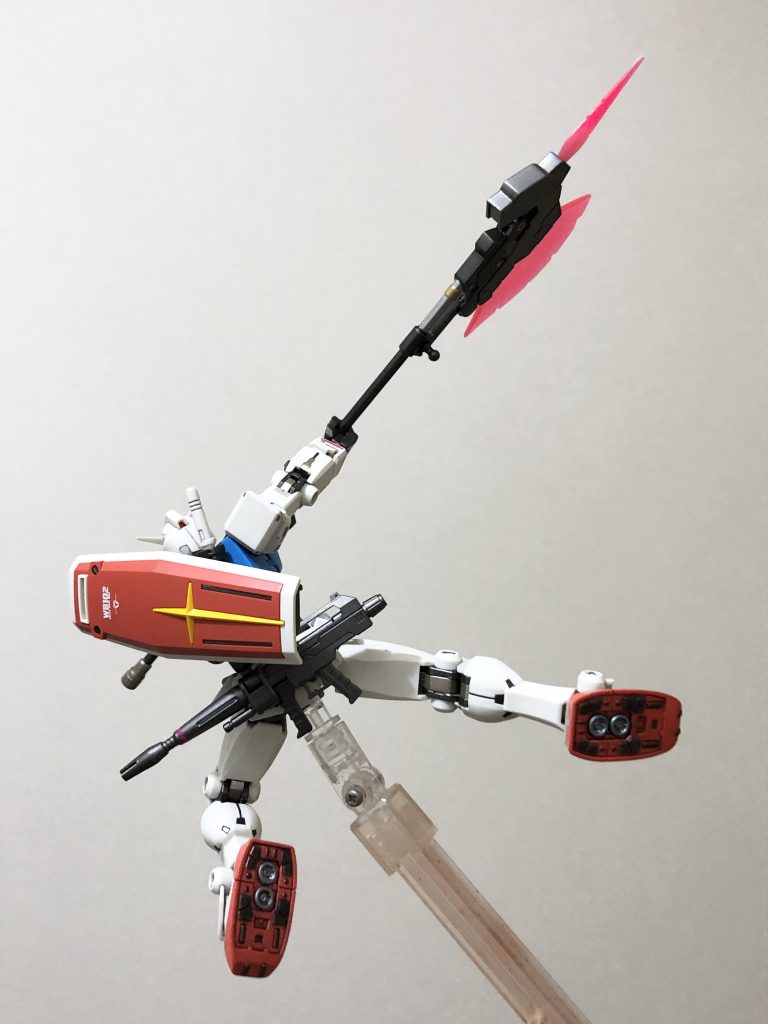 足裏も抜かりなく製作足裏のバーニア、背中のバーニアはスーパージュラルミンで塗装して青焼けを再現 振りかぶりからの