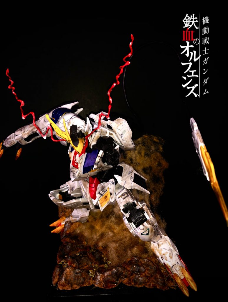 最終戦をイメージして作りました!足りないことも多いですが、大好きな機体なので、今後も少しずつ良くしていこうと思っています!今は切ってあるのですが、アンテナのところを切り忘れてしまっていて、お恥ずかしいです。今の写真はまだとっていないので、そのままあげさせていただきます。