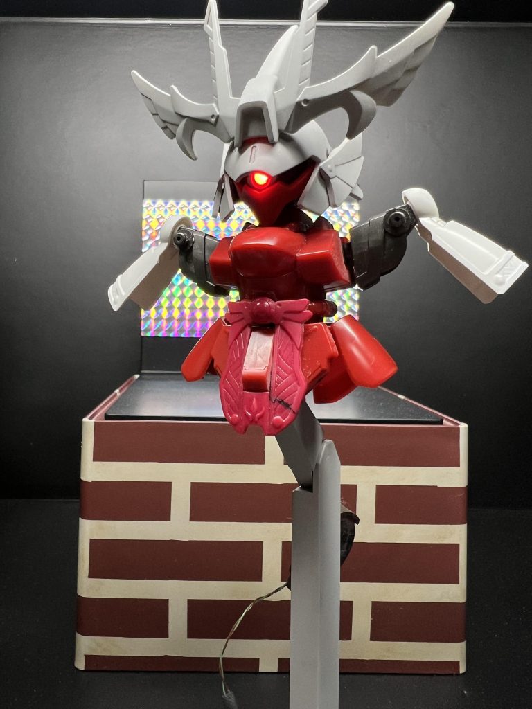 途中からLED搭載を思いつき試験的に搭載したら……目が赤じゃ無かった(笑)と気がつく