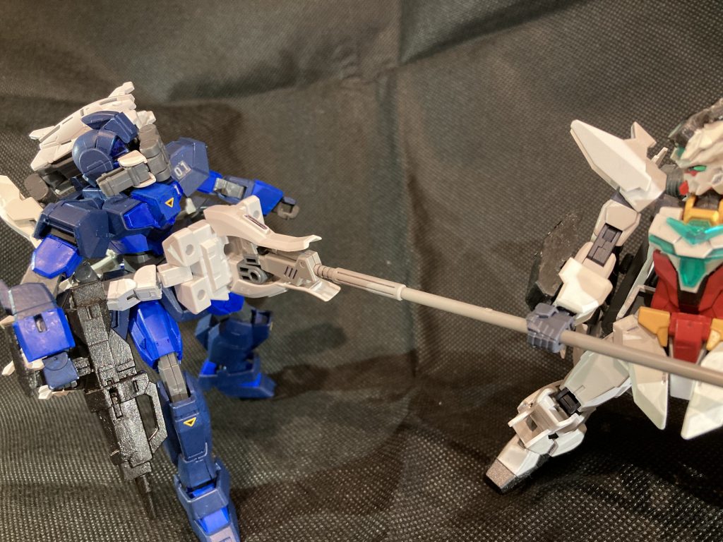 腕部や頭部などあらゆる箇所を封じ込められてしまう為、こうなってしまってはもう逃げられません。