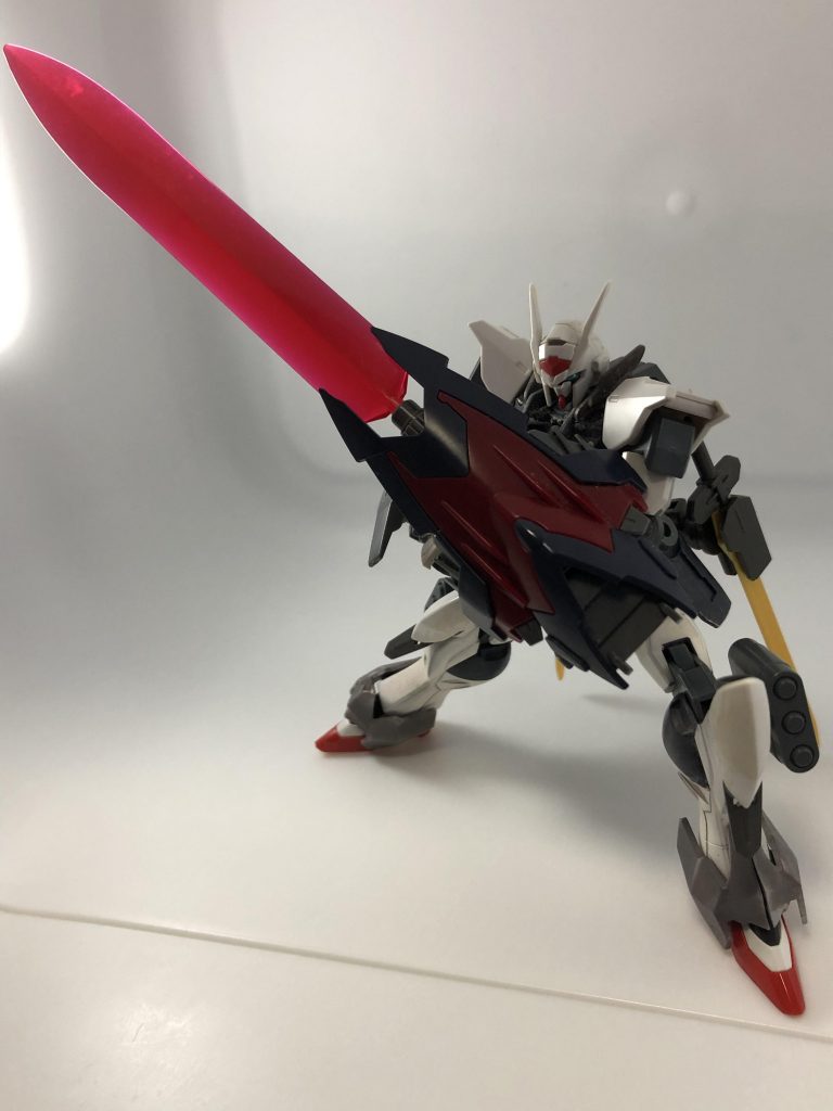 必殺のビームブレード。必殺技があると映えますね。