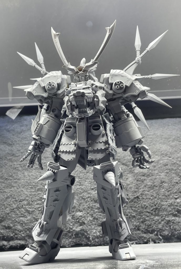 とまぁ、中二病を拗らせたような設定の今回のガンプラですが、当初は武者ガンダムをイメージしていました。(写真のスカート部はその後スクラッチで改修。)