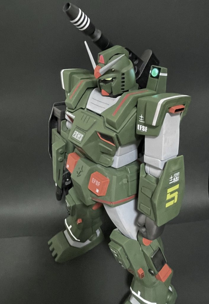 フルアーマーガンダム のキットを弄れる幸せから、永遠に触っていたいように思いましたが、私の拙い技術ではこれが限界かな、、と仕上げとしましたwネオジム磁石を多用し、四肢とアーマー、バックパックが簡単に外せます。