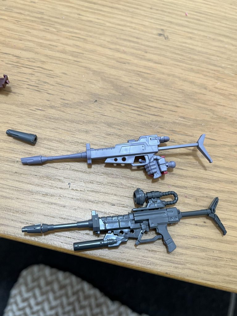 ゲボダサライフルとシステムウェポンの比較です。