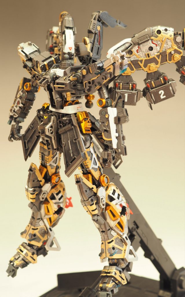 ほとんど隠れてますが内部フレームも筆塗りで塗り分けました。