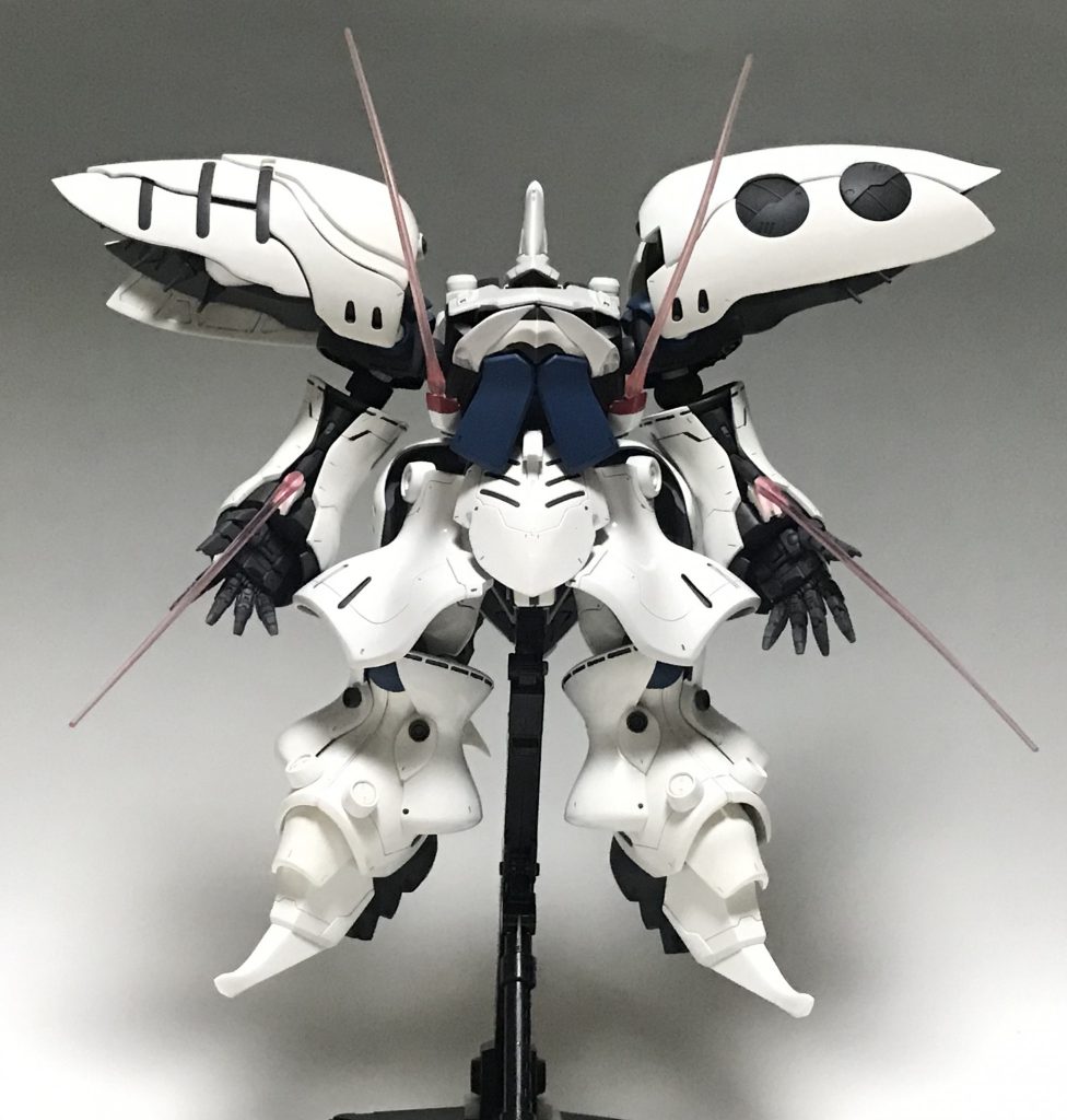 胸部に隠し腕?(隠しビームサーベル)