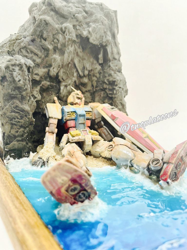 という訳で、私も初めてジオラマに挑戦してみました。いつかはやってみたいと思ってイメージしていたのを色々調べながら形にしてみたのですが難しいですね…イメージ再現度60点といったところです。「平和の礎」というタイトルにしたいと思います。甥っ子に見せて欲しいと言ってくれたらプレゼントしたいと思います。