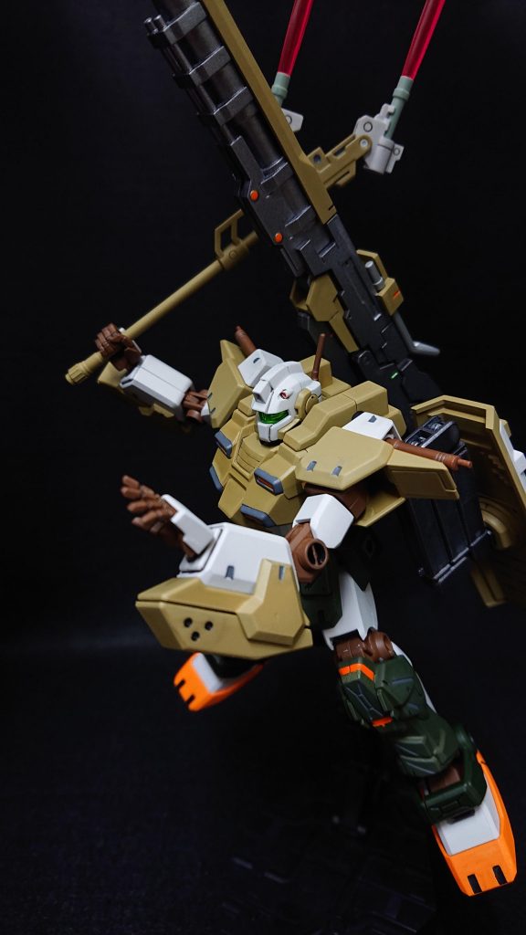 部分塗装にタミヤのエナメル塗料・オレンジ・クロームシルバー・フラットブラック・フラットレッド・ダークグレイセンサー部分にはMr.メタリックカラーGX・メタルイエローグリーン