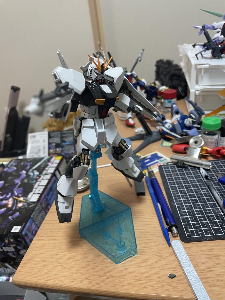 シリンダーを部分塗装で塗り分けたらグッとかっこよくなりました。