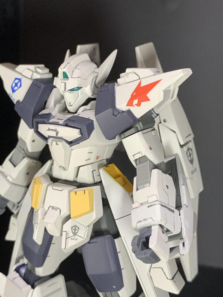 肩のアーマーにはGバウンサーの爪先部分を加工してボリューム増してます！みてもらえれば幸いです！