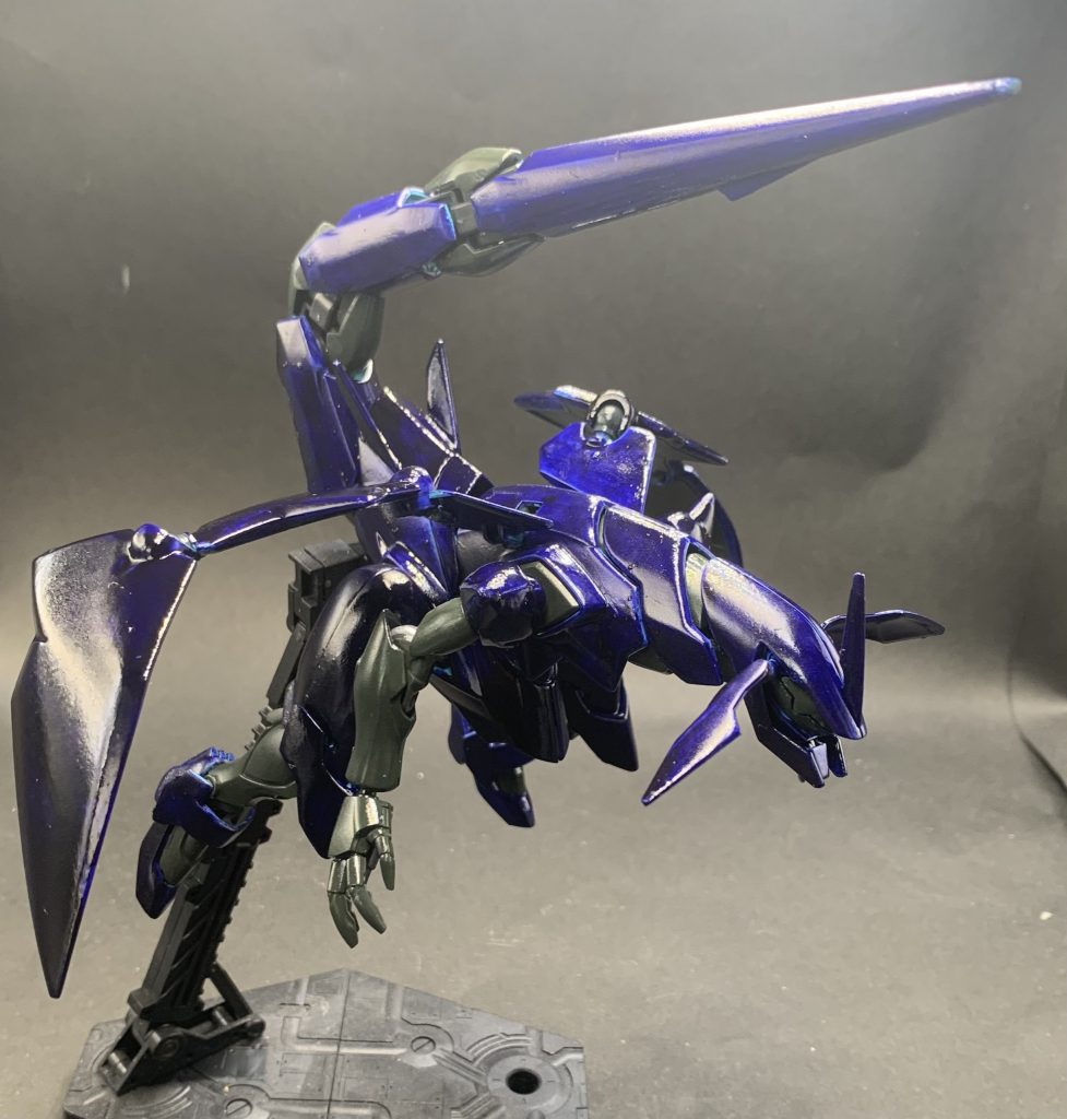 カラーリングはラスキウスの青葱色を下地にプリビアスブルーを採用裏地にも使っております。少しビビッドかもしれませんな