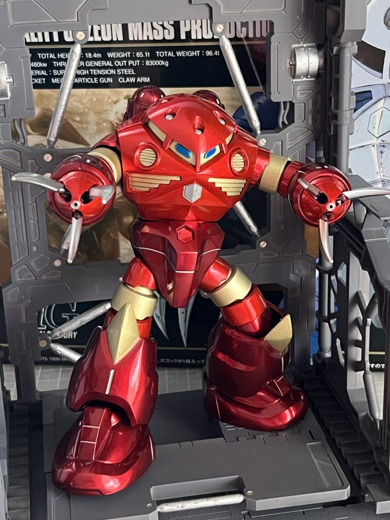 違うんだ。俺は水泳部を作ってるつもりだったんだ。でも、気付いたら、完成したら某大富豪の戦闘用アーマーカラーの機体がそこにあったんだ。