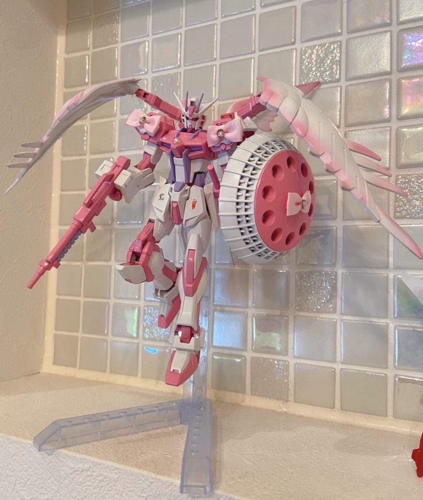 今回初めてグラデーション塗装に挑戦してみてすごく難しかったので次にグラデーション塗装をするときはもっと頑張りたいと思います。